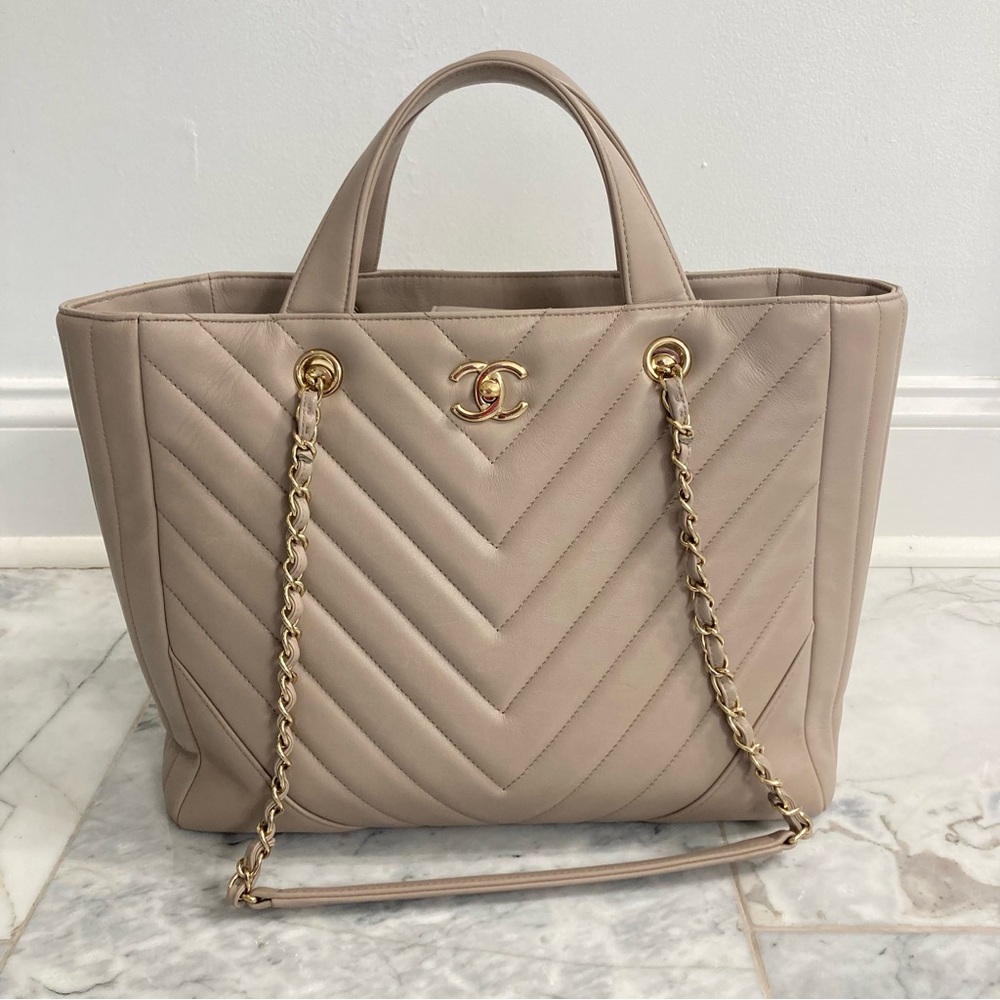 CHANEL Taupe CC Lambskin Chevron Quilted Leather Chain Statement Shopper Tote